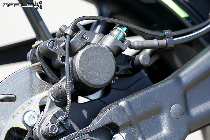 CFMOTO 300SR 試駕|操控中規中矩 配備相對超值