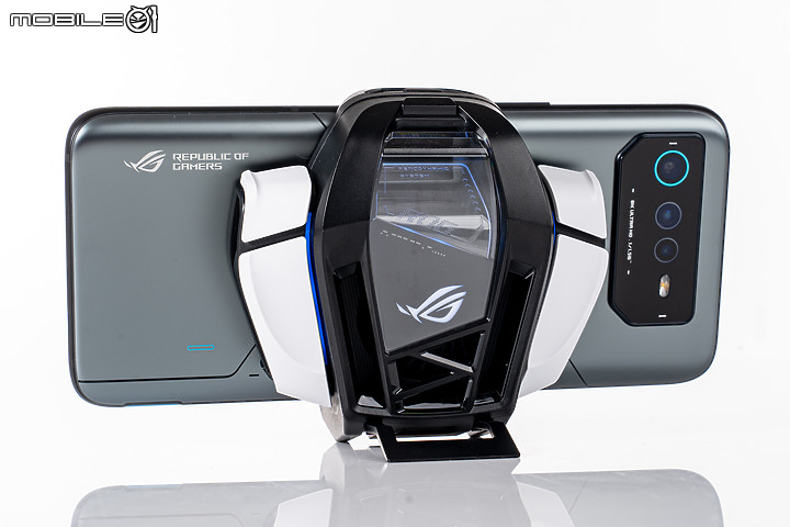 ASUS ROG Phone 6D Ultimate|天璣9000+佐散熱閥 成就冷卻新境界
