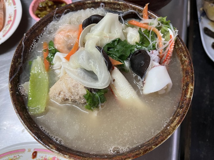 [食記] 海路小廚，台灣基隆中正，新鮮美味平價大份量的豪邁海鮮大餐！