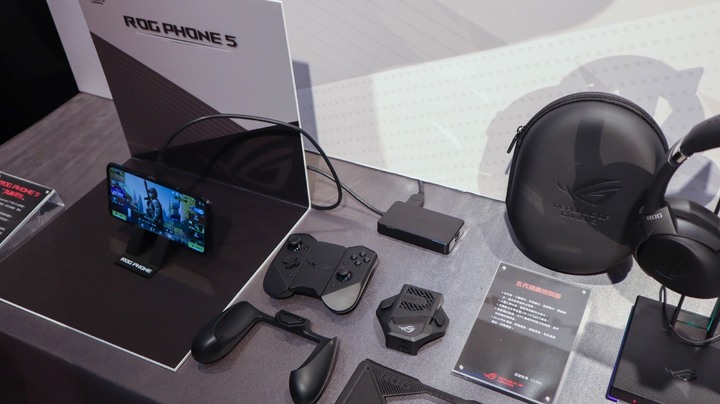 點我看大圖 ROG Phone 新成員報到!不打遊戲就不適合擁有 ROG Phone 6 Pro 嗎?