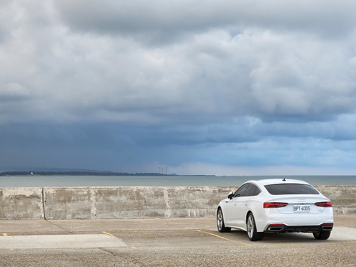 (圓夢開箱) 2022年式 Audi A5 Sportback 45 TFSI quattro S-line(新增動畫尾燈)
