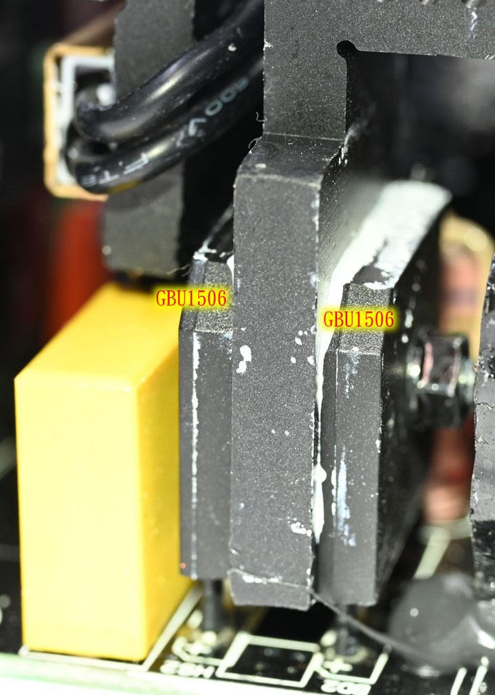 Thermaltake TOUGHPOWER GF3 1000W金牌全模組化電源開箱
