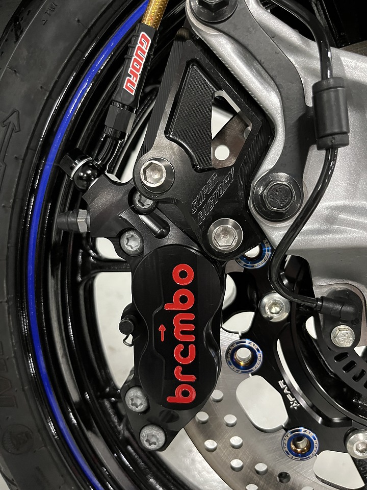Yamaha Monster版R15v4M總代理開箱