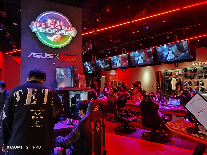 【Xiaomi 12T Pro】 開箱 + 實拍分享 + 體驗會～享受年輕人的第一個兩億！