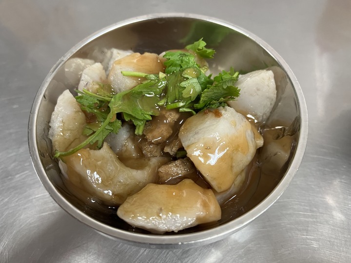 [食記] 西六碼頭肉圓芋圓，台灣基隆中山，芋香十足芋粿圓及豐富豆干包綜合湯