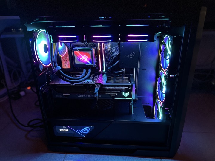 [菜單150K] Asus RTX 4090已入手，打遊戲上上Mobile01..通通OK！