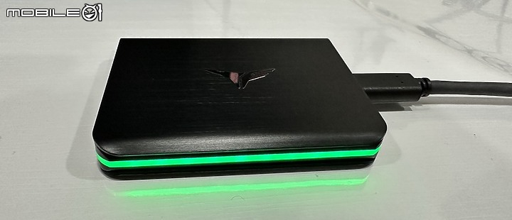 潘朵拉的觸控寶盒? T-FORCE TREASURE TOUCH RGB SSD 開箱