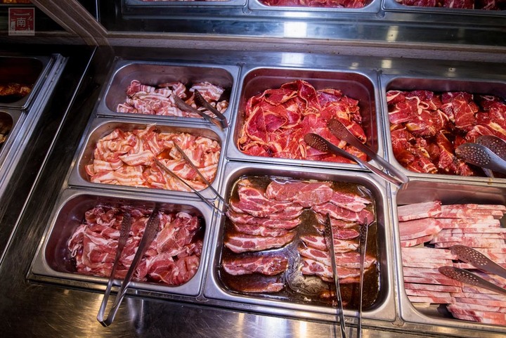 【臺南美食】台南韓式燒肉吃到飽,只要9起就有韓國烤肉和火鍋吃到飽~吃道飽韓式燒肉火鍋