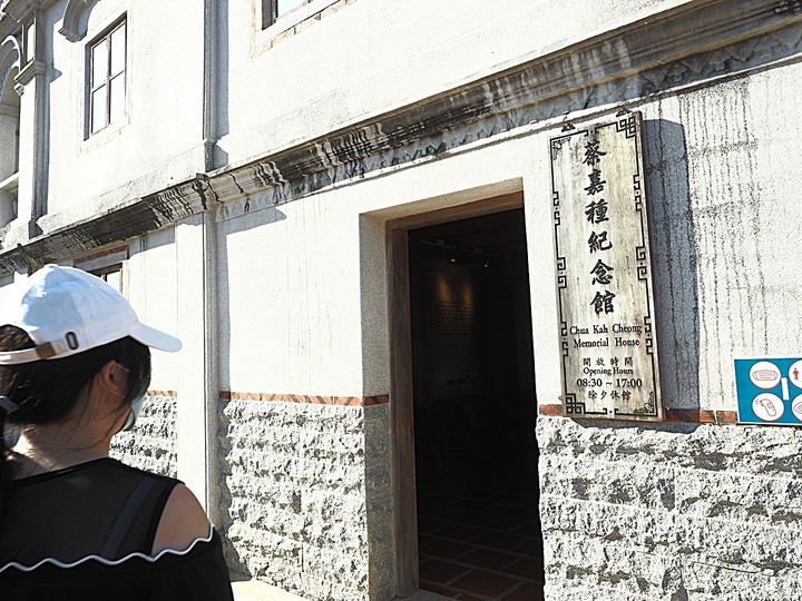瓊林聚落,看不盡的古厝、宗祠與官宦世家,現存最大古厝聚落,還有全金門最小的風獅爺 — 瓊林「七座八祠」、窯燒紅磚牆、全金門最小風獅爺、瓊林民防館、地下坑道出口 —盛夏金門四日行 金湖篇 第5部