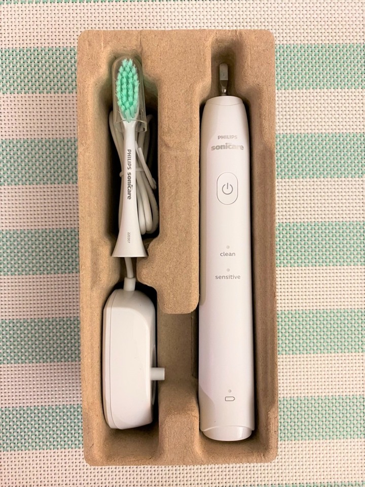 開箱 Philips音波震動小羽刷電動牙刷
