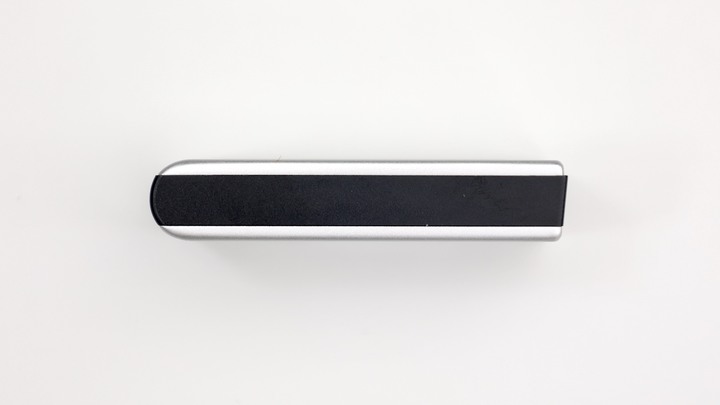 點我看大圖 Kingston XS2000 極速 USB3.2 Gen2 x2 20Gbps 卻有極致小巧體積。有機會與 Thunderbolt 一戰?