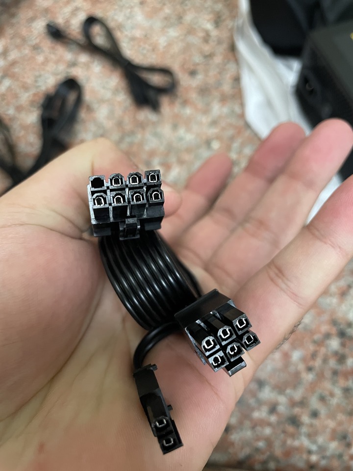 電供線材缺少金屬接孔