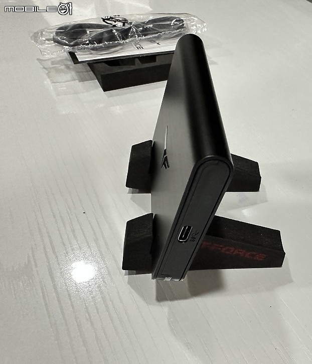 潘朵拉的觸控寶盒? T-FORCE TREASURE TOUCH RGB SSD 開箱