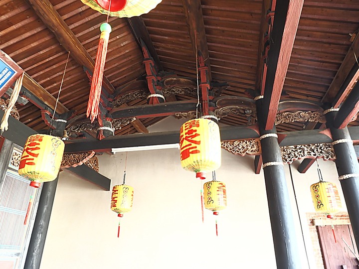 瓊林聚落,看不盡的古厝、宗祠與官宦世家,現存最大古厝聚落,還有全金門最小的風獅爺 — 瓊林「七座八祠」、窯燒紅磚牆、全金門最小風獅爺、瓊林民防館、地下坑道出口 —盛夏金門四日行 金湖篇 第5部