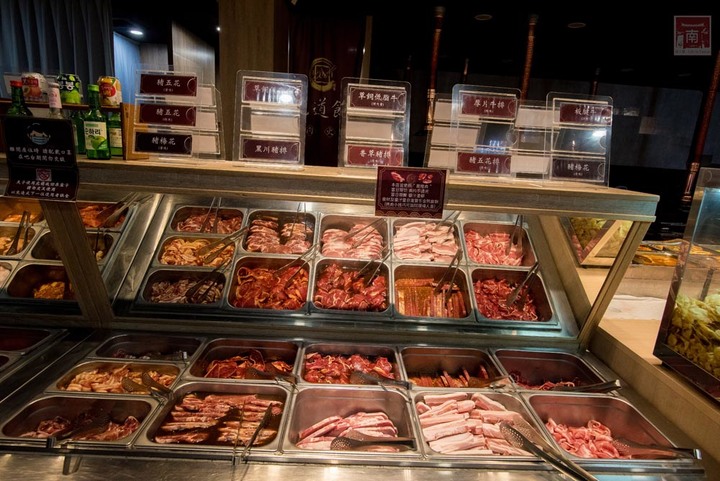 【臺南美食】台南韓式燒肉吃到飽,只要9起就有韓國烤肉和火鍋吃到飽~吃道飽韓式燒肉火鍋