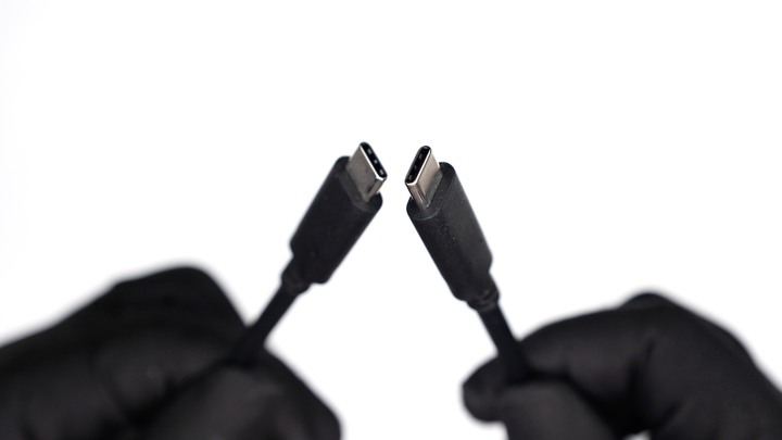 點我看大圖 Kingston XS2000 極速 USB3.2 Gen2 x2 20Gbps 卻有極致小巧體積。有機會與 Thunderbolt 一戰?