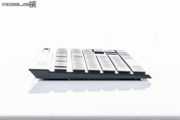 CORSAIR K100 AIR 無線機械鍵盤開箱試用 以超輕薄設計搭配 ULP 機械軸創造流暢輸入體驗