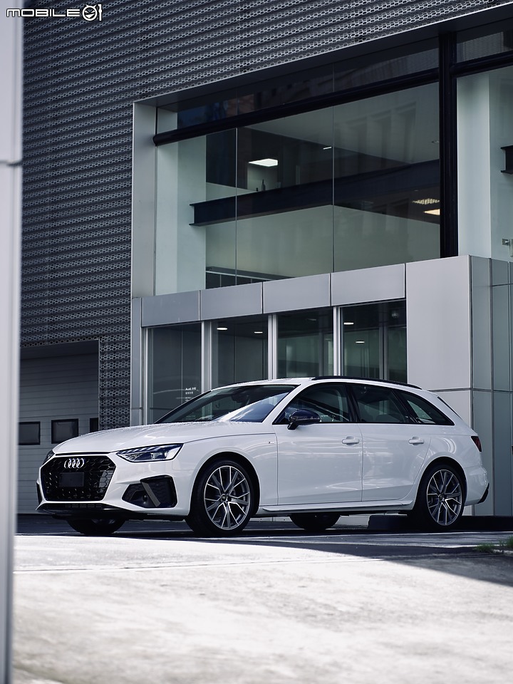 Audi A4 Avant Black Edition 實車照片分享