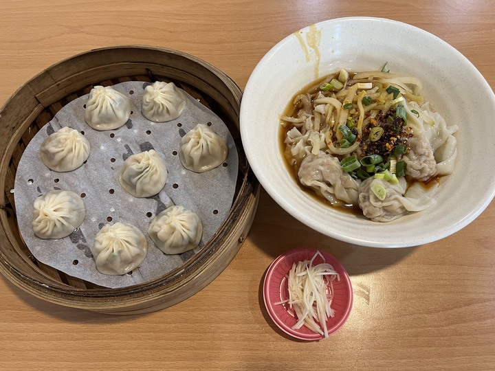 [食記] 佰冠湯包，台灣桃園大園，香氣十足而多汁九層塔湯包