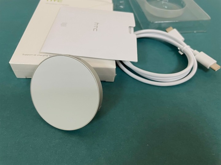 實測：Desire 22 pro無線充電、反向充電速度