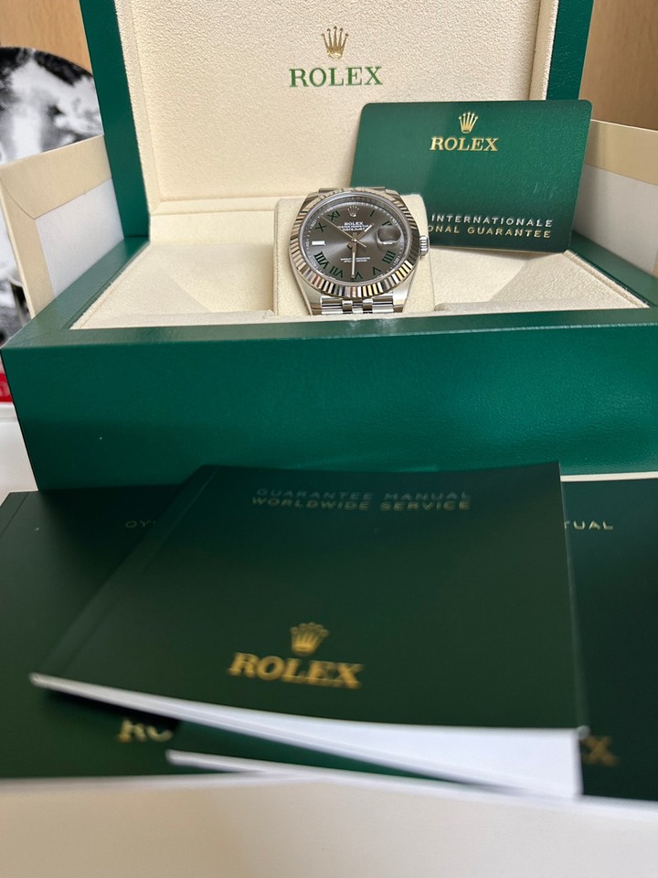 近一年的等待 終於等到了126334綠羅馬 不專業開箱