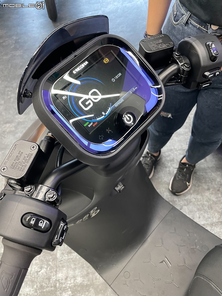 <試乘體驗心得> 宏佳騰智慧電車 Ai-1 Ultra Belt @台北信義宏佳騰智慧電車