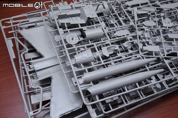 [模型製作記] 1/32 A-7E 戰鬥紅雞