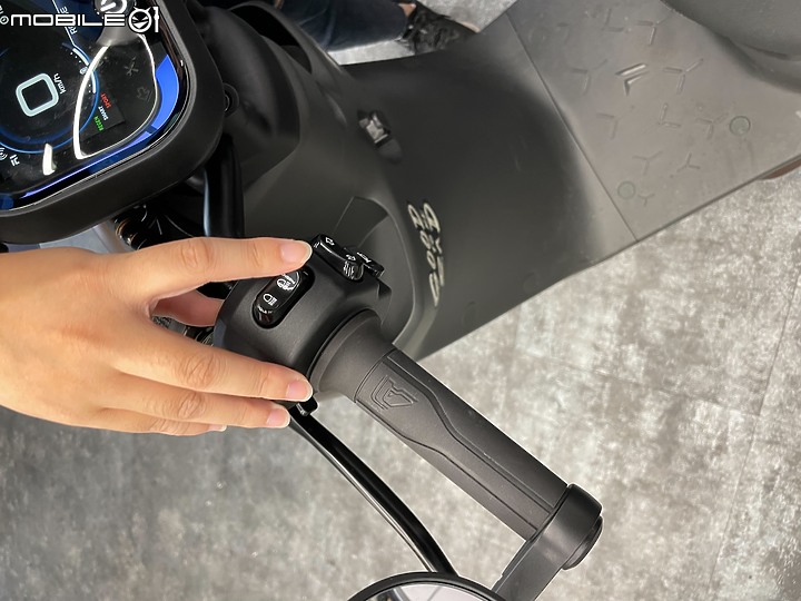 <試乘體驗心得> 宏佳騰智慧電車 Ai-1 Ultra Belt @台北信義宏佳騰智慧電車