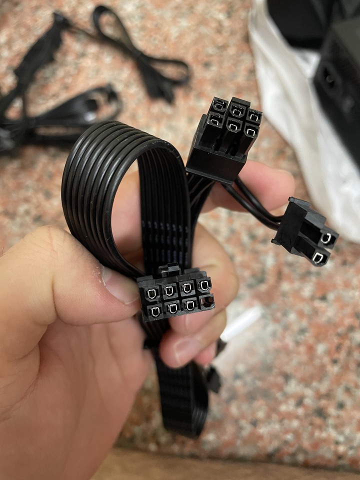 電供線材缺少金屬接孔