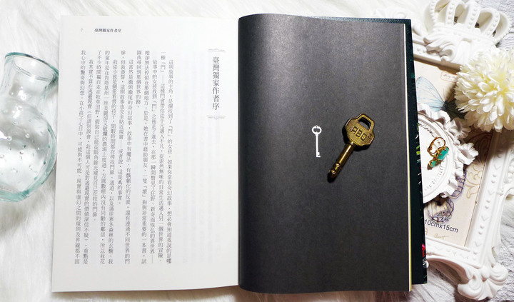 點我看大圖 【閱讀筆記】歐美奇幻小說《一月的一萬道門》