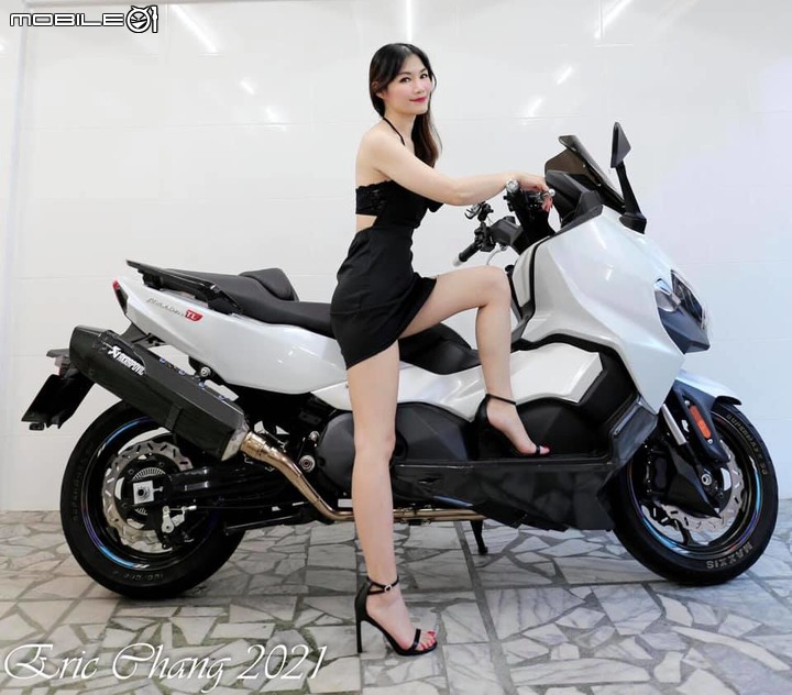點我看大圖 我的白色彗星二代 SYM MAXSYM TL