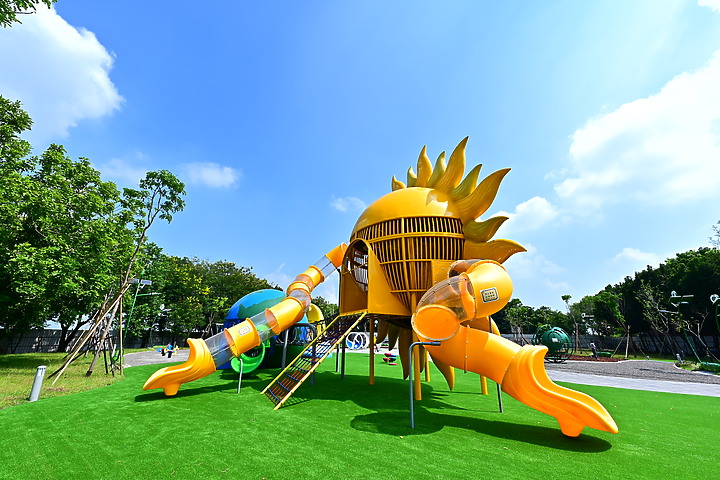 崁頂環保共融公園2022年10月14日開幕使用，歡迎大家來崁頂玩！