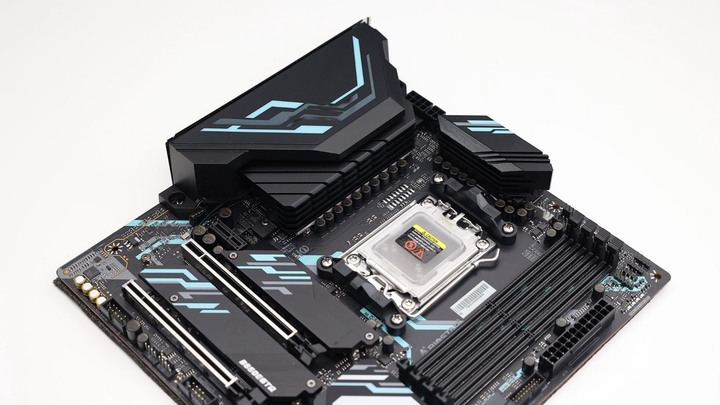 點我看大圖 B650E 放在 M-ATX 會擦出什麼火花?R5 7600X 搭配 BIOSTAR B650EGTQ 開箱