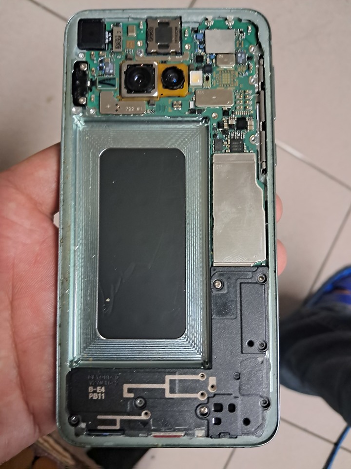 三星 S10e 使用超過三年電池終於壞了