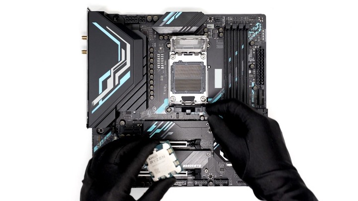點我看大圖 B650E 放在 M-ATX 會擦出什麼火花?R5 7600X 搭配 BIOSTAR B650EGTQ 開箱