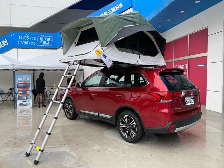 逛迪卡儂的城市露營節,找帳篷順便看看車