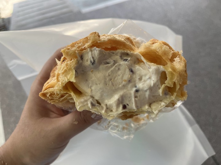 [食記] 米琪淋乳凍蛋糕，台灣新北萬里，外皮香酥內餡滿滿的大泡芙！