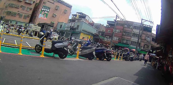 機車毫無疑問是台灣街頭最美麗的風景~~(10/3更新)