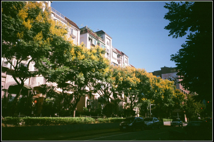 過期但變質沒很嚴重的fuji400