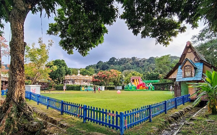 海盜村一泊四食,度假、玩樂一站滿足│不老玩家、親子客最佳遊樂園,恰到好處的刺激,找回久違童心與安全溜小孩的不二之選│還有超多3D立體彩繪、歐風童話小屋,網美、文青拍照打卡也適合│