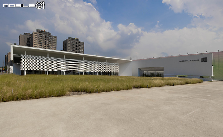 【小惡魔賞屋】機捷 A7 絕美建案「大亮・泊」|逾 70 種建材自由配 x 北北桃一日生活圈!