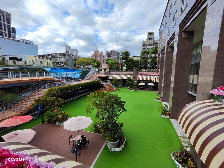 【Xiaomi 12T Pro】 開箱 + 實拍分享 + 體驗會～享受年輕人的第一個兩億！