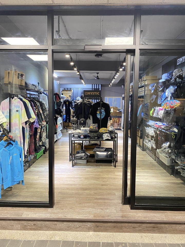 【開箱】低預算商空 店面 統包翻修分享