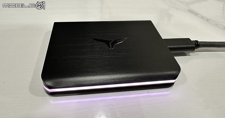 潘朵拉的觸控寶盒? T-FORCE TREASURE TOUCH RGB SSD 開箱