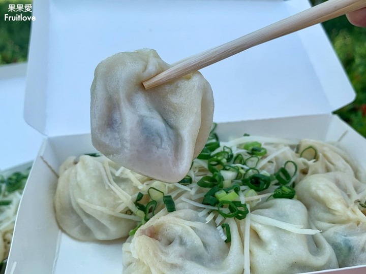 台中美食-小籠湯包現擀現包現蒸，皮薄餡多、湯汁滿溢～