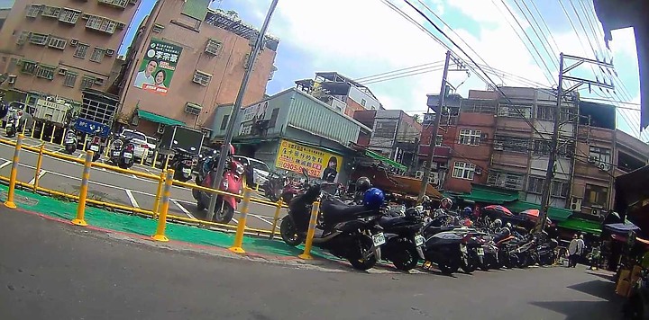 機車毫無疑問是台灣街頭最美麗的風景~~(10/3更新)