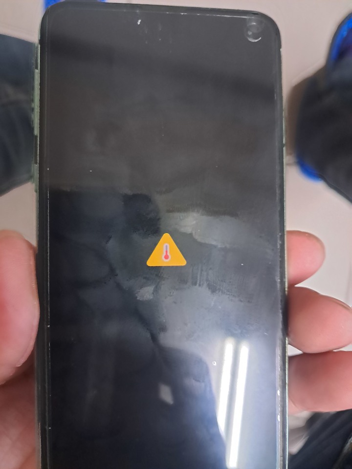 三星 S10e 使用超過三年電池終於壞了