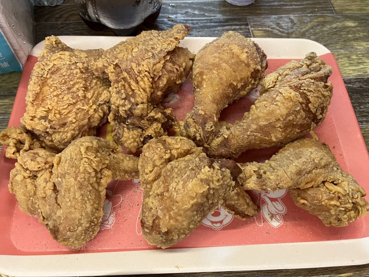 [食記] 老司雞炸全雞，台灣基隆信義，香酥鮮嫩多汁熱騰騰現炸全雞！