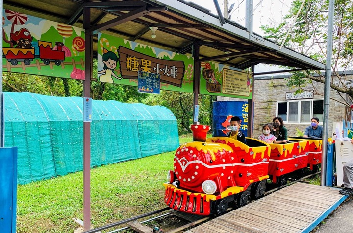 海盜村一泊四食,度假、玩樂一站滿足│不老玩家、親子客最佳遊樂園,恰到好處的刺激,找回久違童心與安全溜小孩的不二之選│還有超多3D立體彩繪、歐風童話小屋,網美、文青拍照打卡也適合│