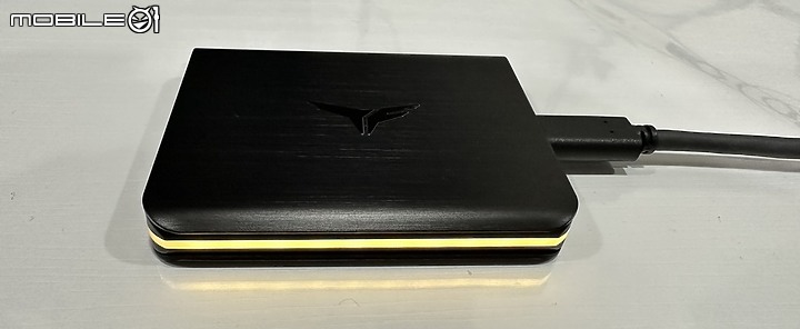 潘朵拉的觸控寶盒? T-FORCE TREASURE TOUCH RGB SSD 開箱